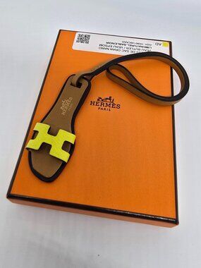 HERMES - Lime Epson Nano Oran Sandals Charm